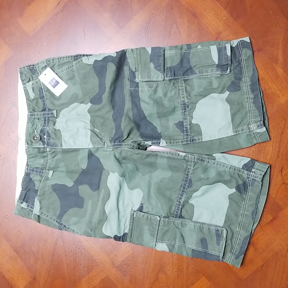 Camo cargo shorts